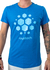 Remera Royal Tech de algodón azul con diseño geométrico en el pecho.