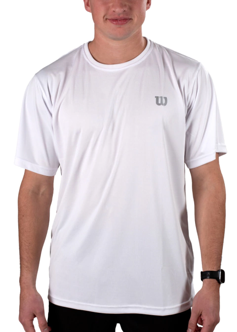 Remera deportiva blanca de hombre Wilson Basic II, modelo dry fit, ideal para actividades físicas.