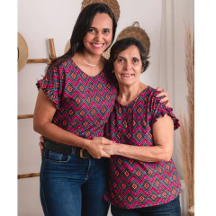 Kit com 2 blusas tamanho adulto