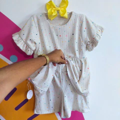 Conjunto Infantil em Malha Canelada: Confete Off-White na internet