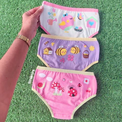 Kit com 3: Calcinhas Infantis de Algodão Estampas Lúdicas (Abelha, Joaninha, Passarinho)