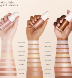 RARE BEAUTY BY SELENA GOMEZ -Positive Light Liquid Luminizer Highlight - ENLIGHTEN - comprar online