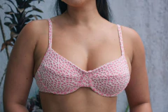 TOP MEIA TAÇA CROCHET ROSA - Saurine Lingerie e Beachwear