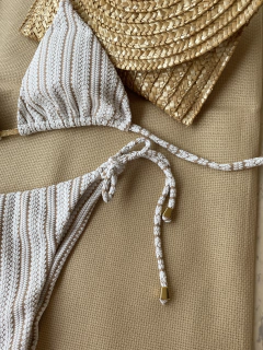 CALCINHA AMARRAÇÃO CROCHET OFF WHITE