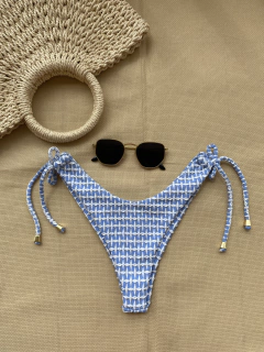 CALCINHA ASA DELTA AMARRAÇÃO CROCHET AZUL - loja online