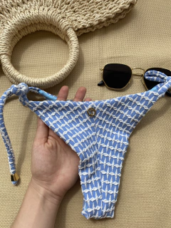 CALCINHA AMARRAÇÃO CROCHET AZUL na internet