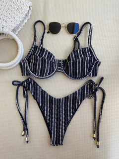 CALCINHA ASA DELTA AMARRAÇÃO CROCHET PRETO