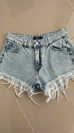 Short Yani desflecado en internet