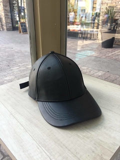 GORRA ENGOMADA