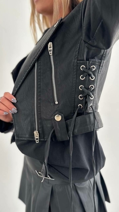Campera eco cuero lazo/Cordon en internet