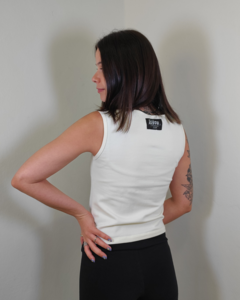 Imagen de Remera Musculosa Crema Nucleo