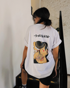 Remera Oversize Blanco Ramen