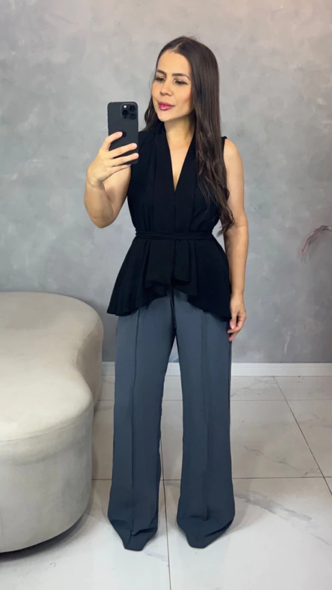 BLUSA LOLITA MULTIFORMAS PRETA