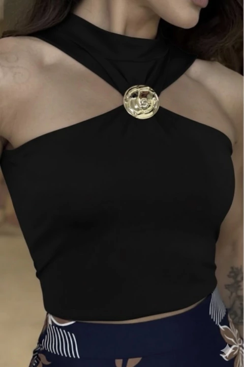 BLUSA DETALHE FLOR CAVADA PRETA - comprar online