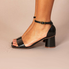 Sandália Glow em couro Preto - Scarpan Itaipava | Calçados Femininos em Couro