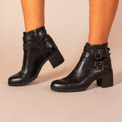 Bota Babi em couro preto