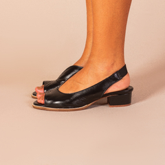 Sandália Virgínia em couro Preto - comprar online