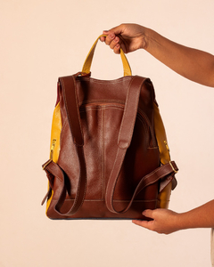 Imagem do Mochila Manu em couro Caramelo