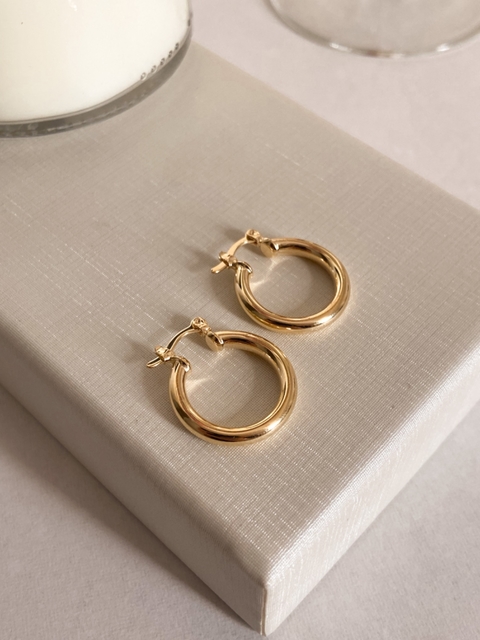 Argola Filipa M Banho Ouro 18K