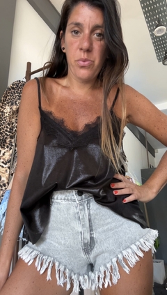 Musculosa lencera negra en internet