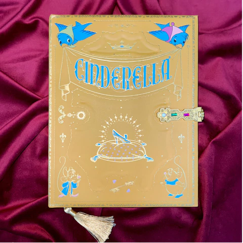CUADERNO CENICIENTA DISNEY CON RELIEVE A4 PREMIUM TAPA DURA