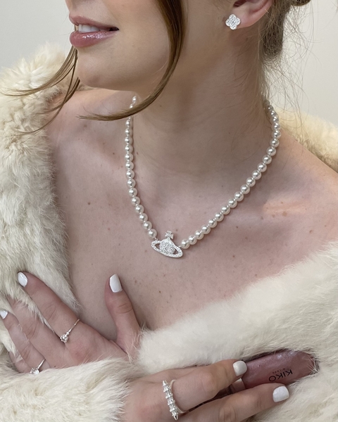 Colar de pérolas Vivienne b. prata