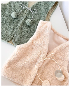 Chalequito Teddy con pompones