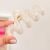 Broche ondas simple 11x5cm - blanco en internet