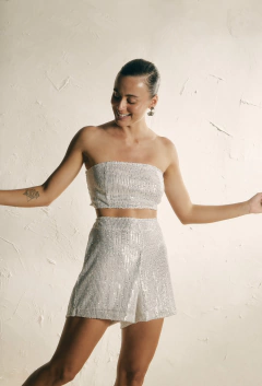 Short Paetê Prata na internet