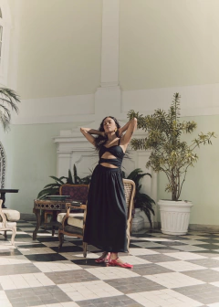 Vestido Eduarda Preto na internet