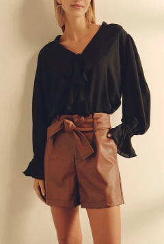 Camisa Diana Preta na internet