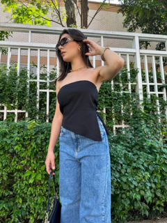 Blusa Assimétrica - Preta na internet
