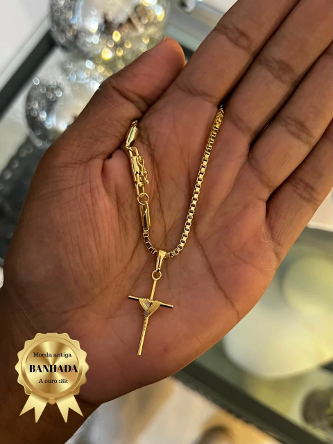CORRENTE VENEZIANA 2MM COM PINGENTE CRUZ DE MANTO EM MOEDA ANTIGA COM 10 CAMADAS DE OURO 18K - comprar online