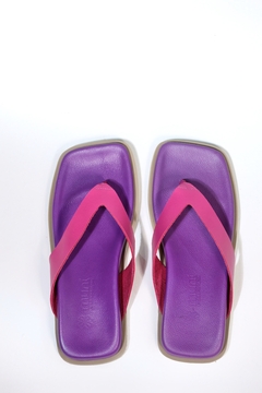 Chinelo de couro Roxo - comprar online