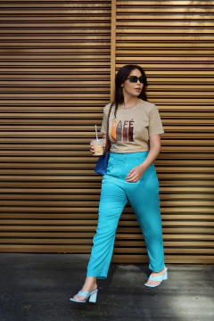 Camiseta Café que aquece a alma na internet