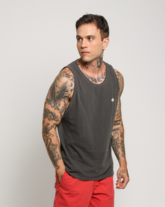 Regata | Trevo Pontilhado - Trevo Tee | Camisetas Unissex | Vista-se de significados
