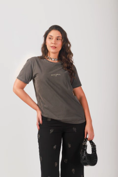 Camiseta Deixa Fluir - Trevo Tee | Camisetas Unissex | Vista-se de significados