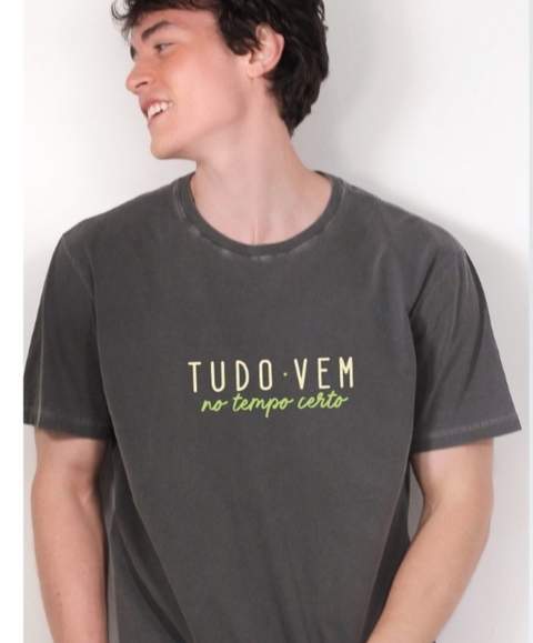Camiseta Tudo vem no tempo certo