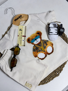 • Conjunto Burberry Camiseta + Bermuda (Off) - comprar online