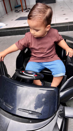 • Conjunto Gucci CAMISETA + BERMUDA (Marrom) - Pililico Kids