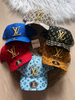 • Boné Louis vuitton