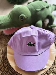 • Boné bebe Lacoste