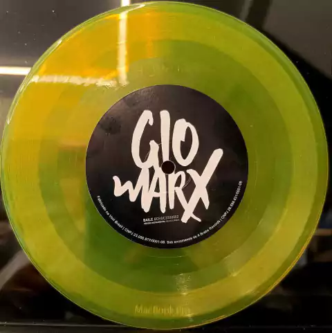 Gio Marx - Baile / Corpo Quente