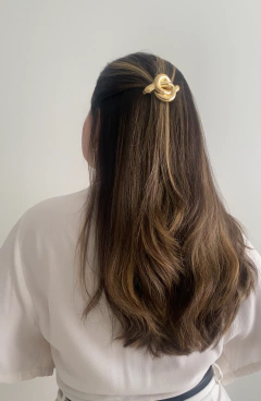 Presilha Glossy - Dourado - Chiquitê Acessórios - Acessórios de cabelo