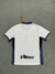 Camisa branca de polo com detalhes em azul e logotipo da U-Power na parte inferior.