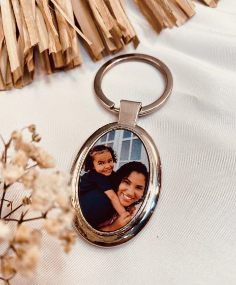 Chaveiro Metal Oval Personalizado com Foto - comprar online