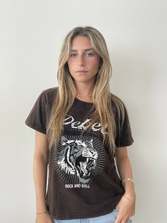 Remera Batik Oxido Tigre Rebel - comprar online