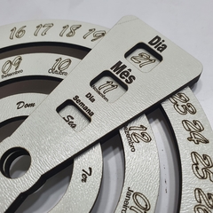 Brinde - Calendário Permanente MDF Branco - Lasers - Corte Gravação e Produtos Personalizados