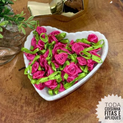 APLIQUE TECIDO FLOR DE ROCOCÓ 25 MM - 20 UNIDADES DA MESMA COR na internet