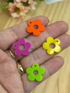 PINGENTE ACRÍLICO FLOR - PGT139 - 4 UNIDADES
